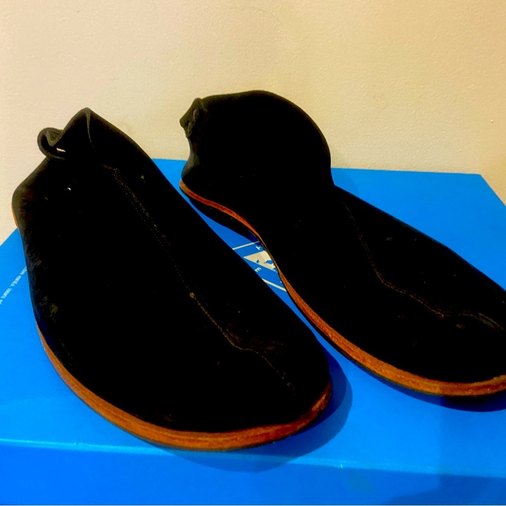 Cydwoq Men’s 42.5 soft suede slip-on shoes